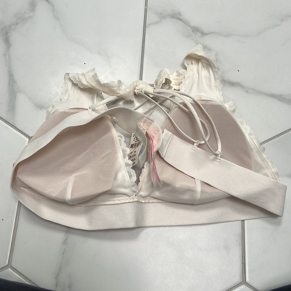 NWT Pink lace bralette - Picture 2 of 2